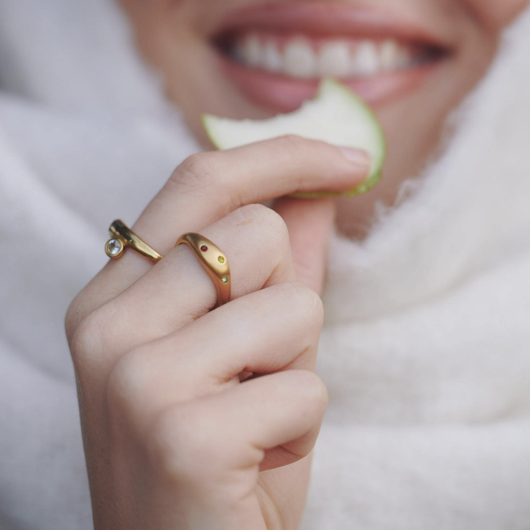 Tomine - Crystal Hug Ring Stainless Steel